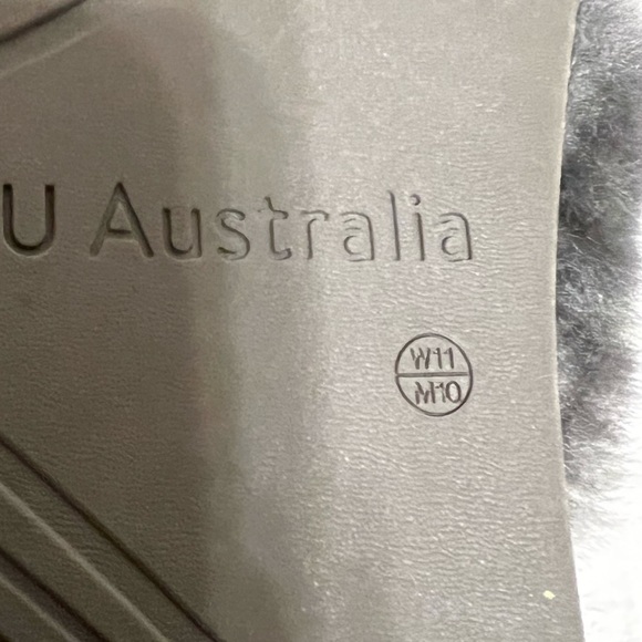 1. EMU Australia Mayberry  Sheepskin Slippers - Picture 9 of 16